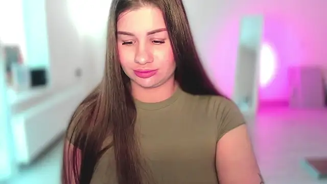JuicyHelenX webcam