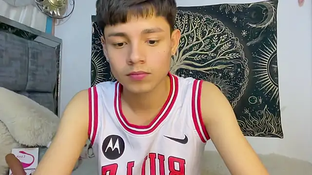 Bldavioro45 - Male webcam sex chat