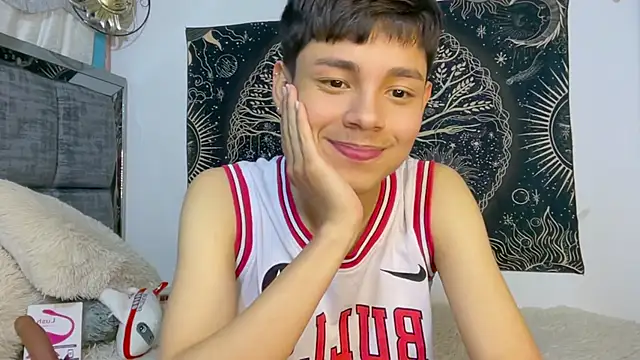 Bldavioro45 - Male webcam sex chat