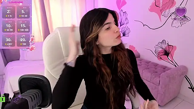 Isabela_Fiorelli live cam on StripChat