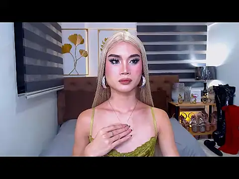 JuicyCockThea webcam