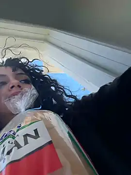 Kittybangerangbang webcam