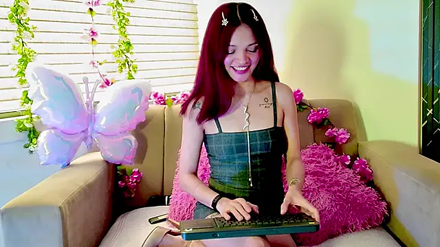 aurora_petitee webcam