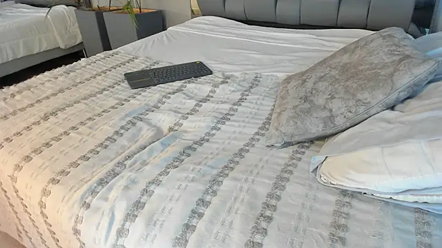 Charlie___Musk webcam