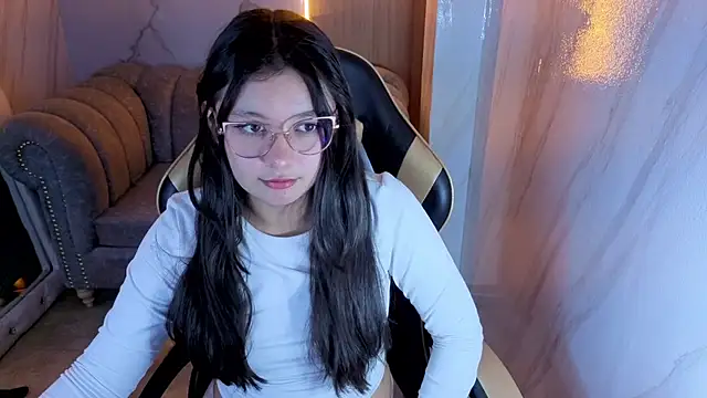 HoneyDoll_tf live cam on StripChat