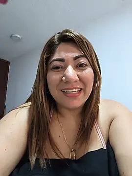kendra_fire (F milf) - Show boobs