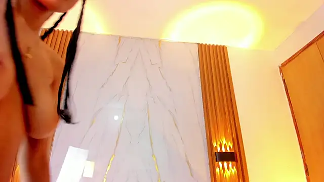 IsabellaMonet webcam