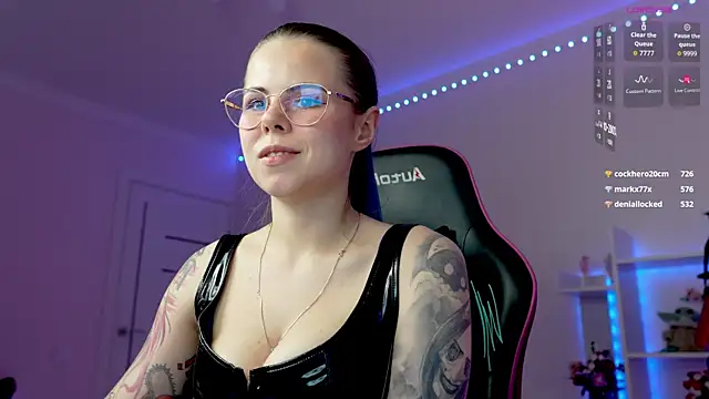QueenAliceX webcam