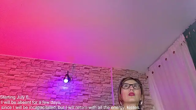 _jade_white_ webcam