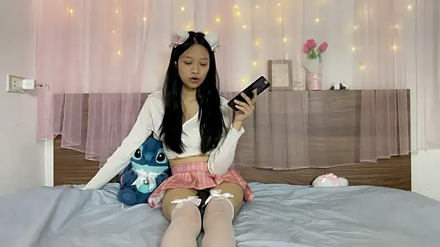 shy_pink_doll webcam