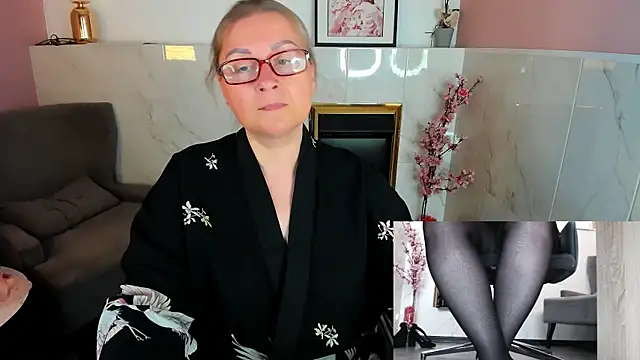 Alexandra_Kind webcam