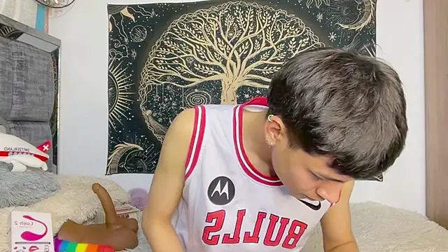 Bldavioro45 - Male webcam sex chat