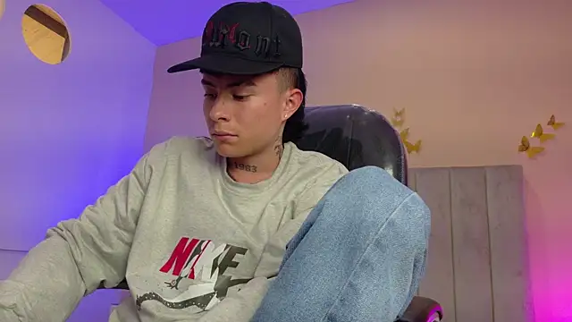 nascary_fox (M twink) - show ass