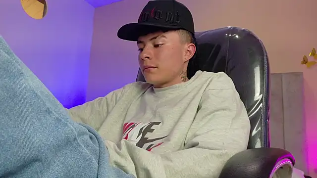 nascary_fox (M twink) - show ass
