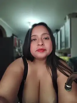 Gatitadiablita35 webcam