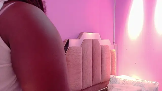 LoveQueen2 webcam