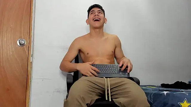 andrew_rose_ webcam