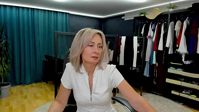 Julia_Cherry_ webcam