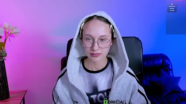 mona_cloud webcam