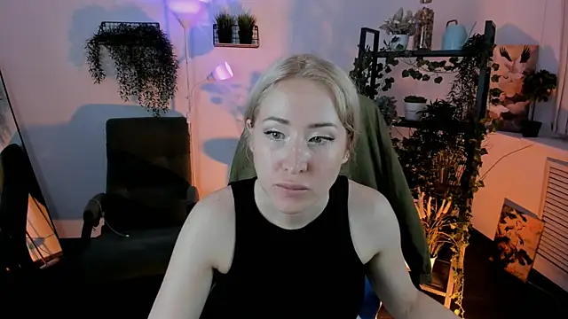 AstraMonroe webcam