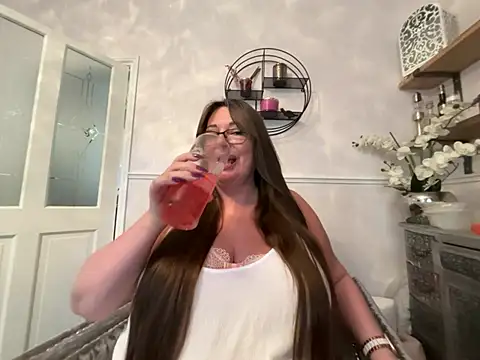 BuxomKitty_BBW webcam