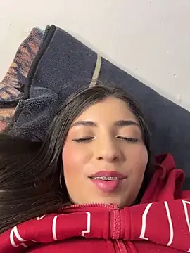 Isaa-Sweet webcam