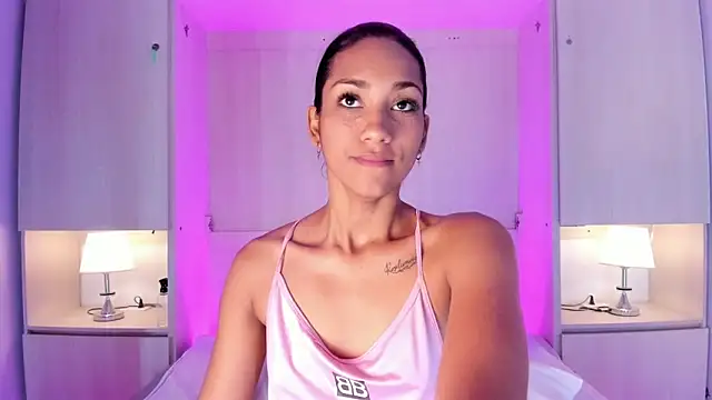 Watch AnahiCollins live on EroticFlix - High definition streams