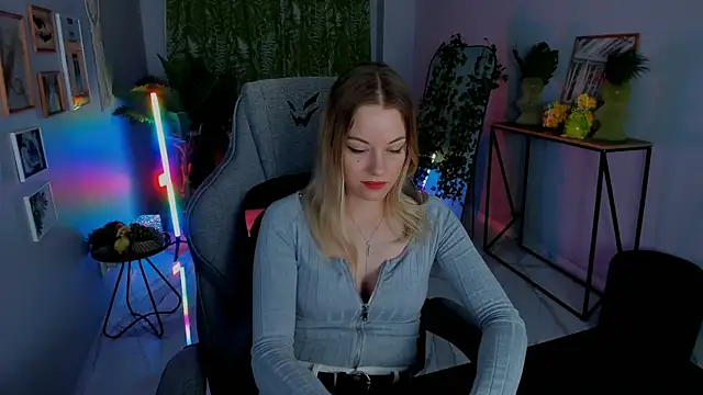 VireliaMoonfall webcam