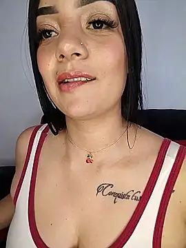 Luna_scarllet8 webcam