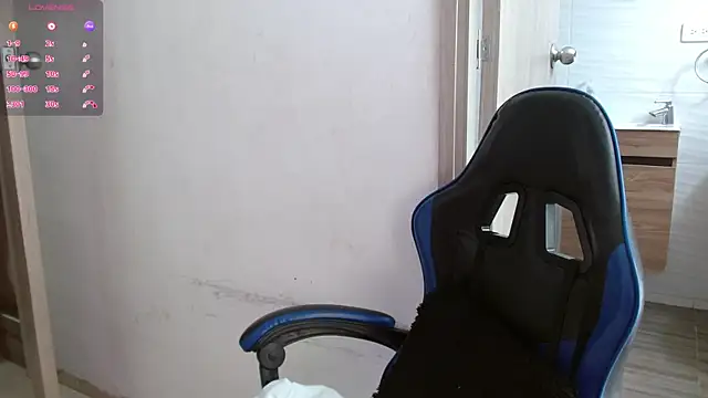 AliceSmity__ webcam
