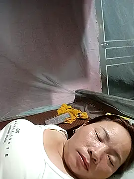 Cumhots111 webcam