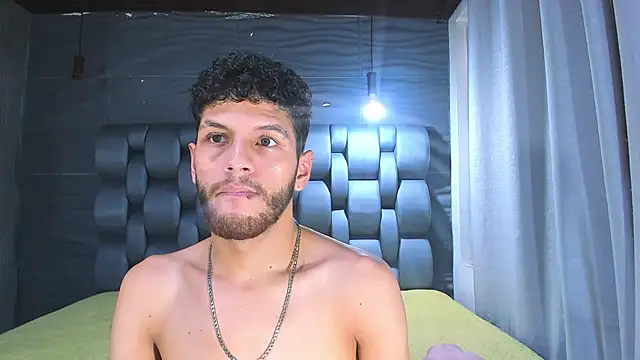 CHRIS_GREY webcam