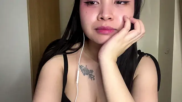 KrystaDonnellan webcam