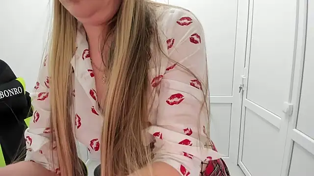 MiaSummerr_ webcam
