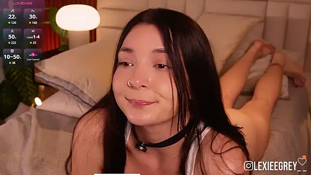 Watch lexiee_grey_ live on EroticFlix - High definition streams