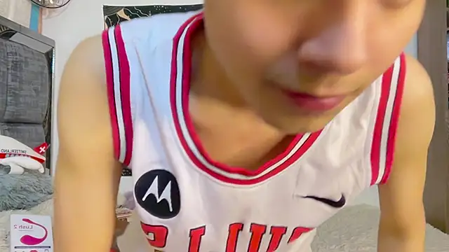 andy_belier23 (M twink) - lovense in my ass