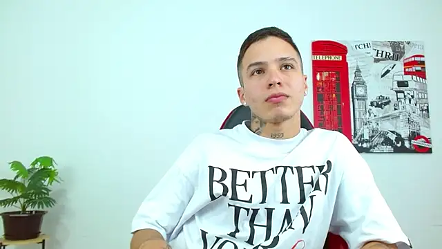Cumandres18 live cam on StripChat