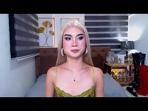JuicyCockThea webcam