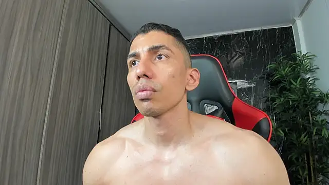 Erik_castle live cam on StripChat
