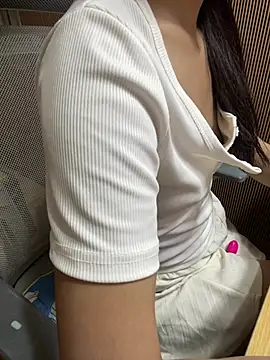 Mina048 webcam
