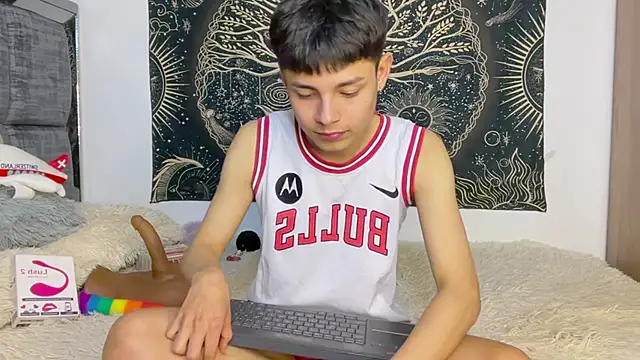 Bldavioro45 - Male webcam sex chat