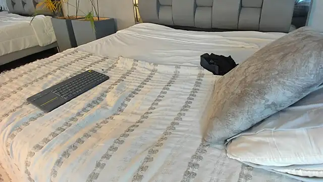 Charlie___Musk webcam