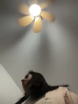 leilani_X webcam