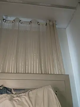 lucy_marin (F young) - totally naked   pussy + saliva