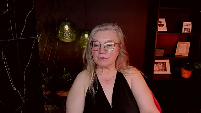 natalimellow (Ask my age) - spank my ass 10 times