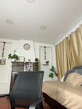 Emma_hassani webcam