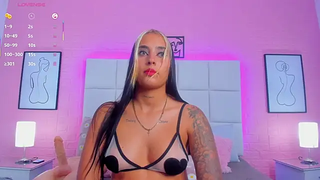 charlotte_kisss webcam