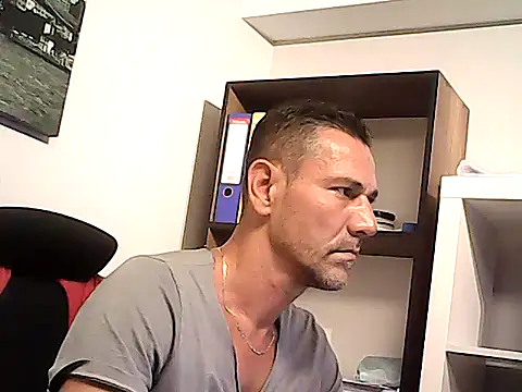 mastercharisma35 (Ask my age) - like tips pls. ı stand up for you.. okey
