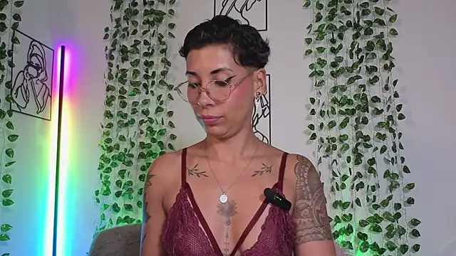 MiaMorgan_ webcam