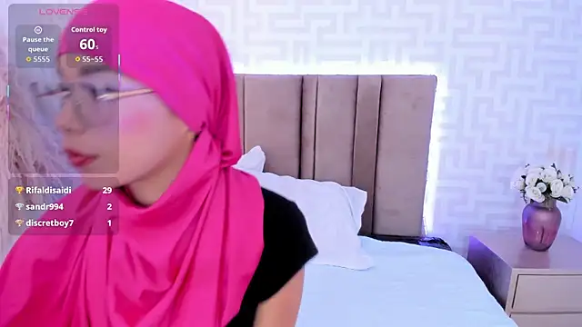 naishaa_ webcam